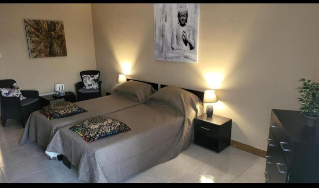 Lotus Guest House Malta Gzira Quarto foto